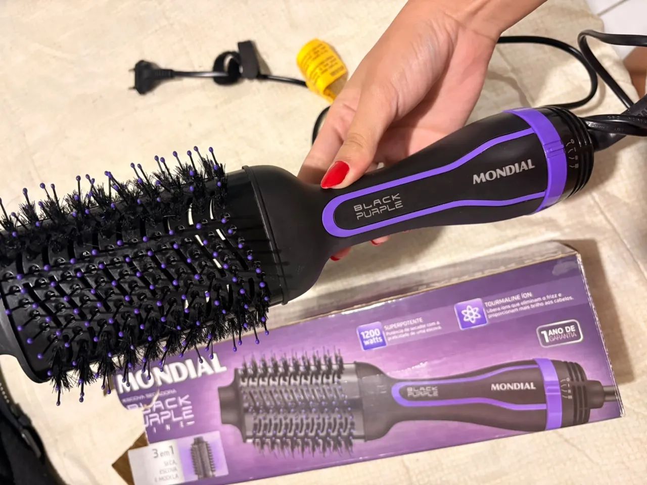 Escova secadora e modeladora 