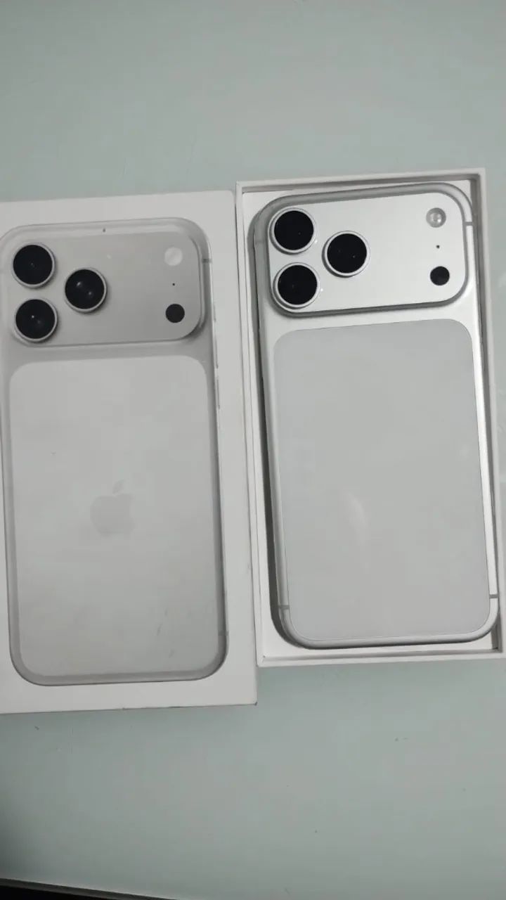 iPhone 17 pro max silver