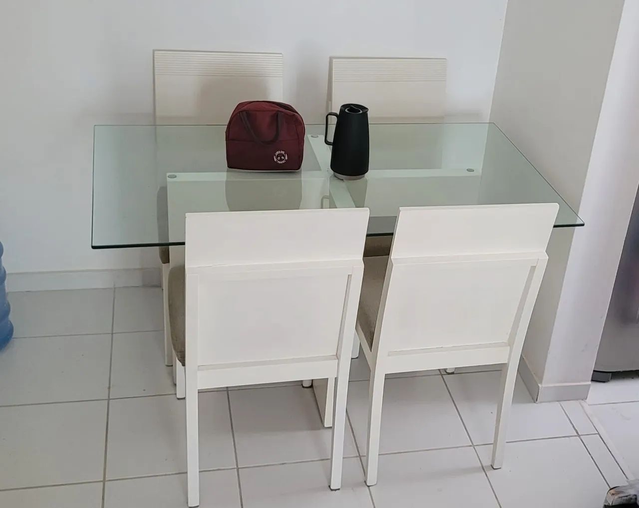 Dining Table + 4 Chairs470981248234956802