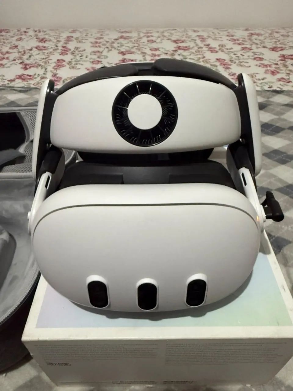 Meta Quest 3 128Gb + Bobo VR S3 Pro + Case para Headset + Capa de