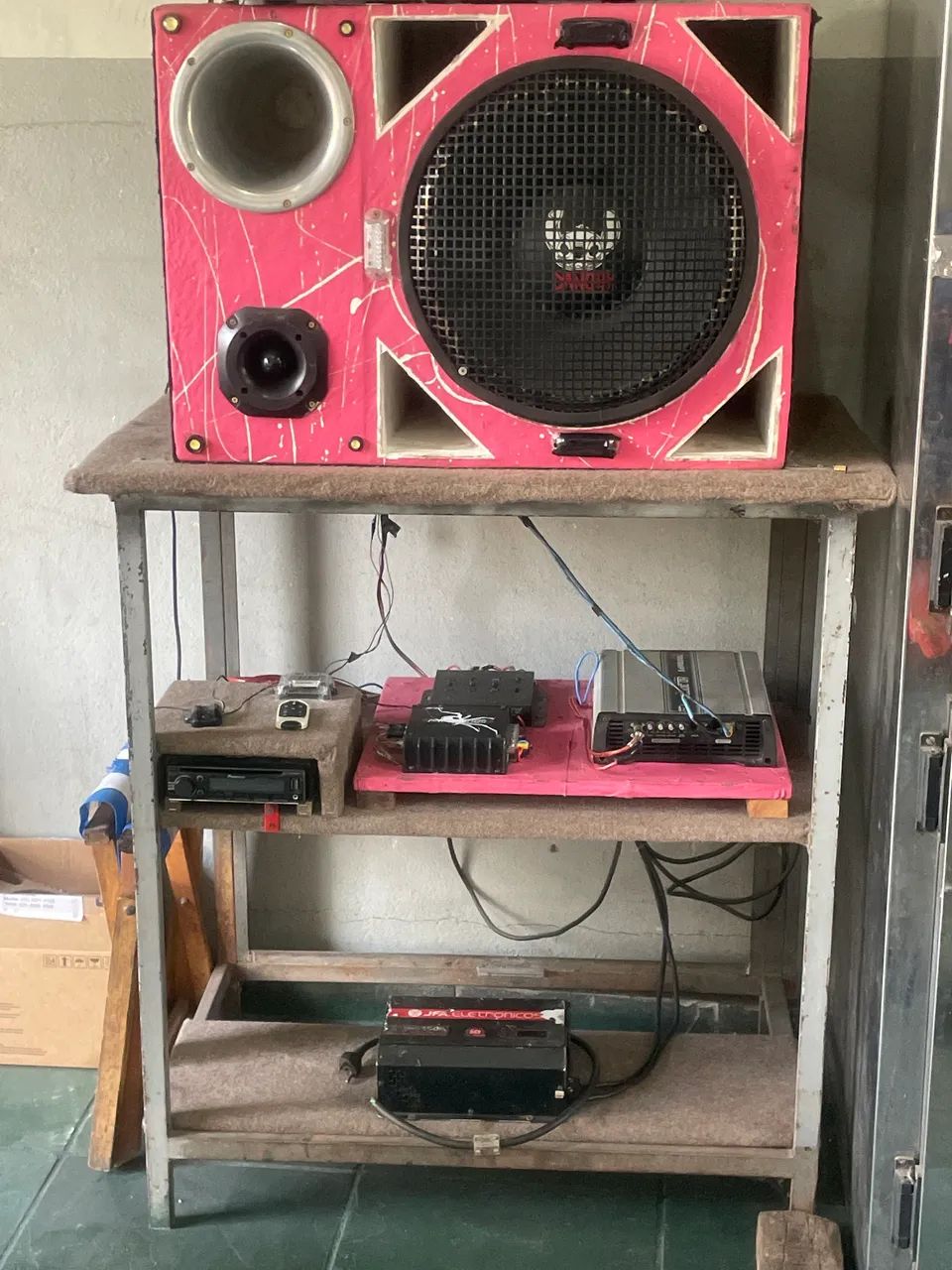 Caixa trio com módulo e rádio, extremamente ALTO!