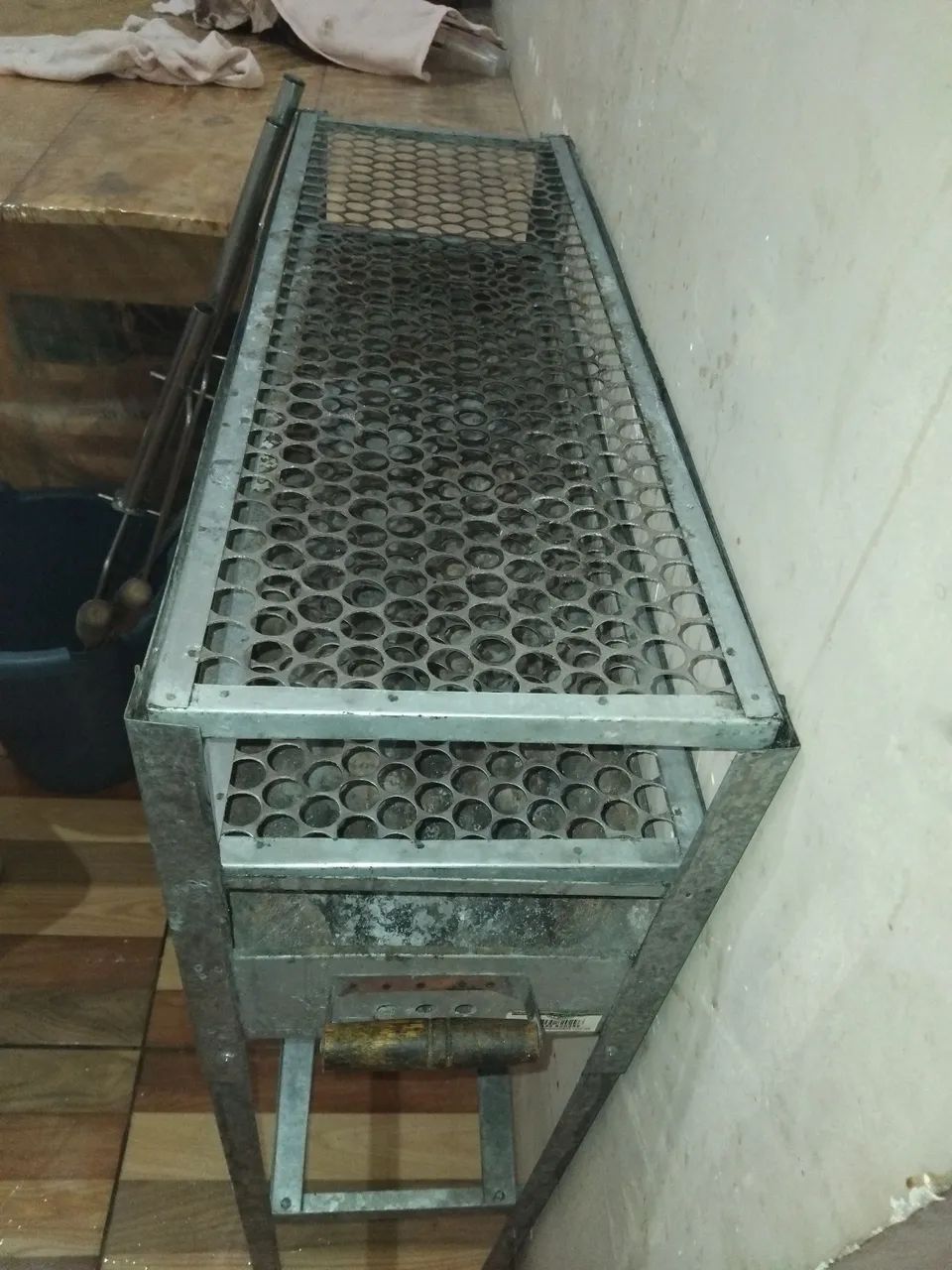 Vendo churrasqueira para churrasquinho.