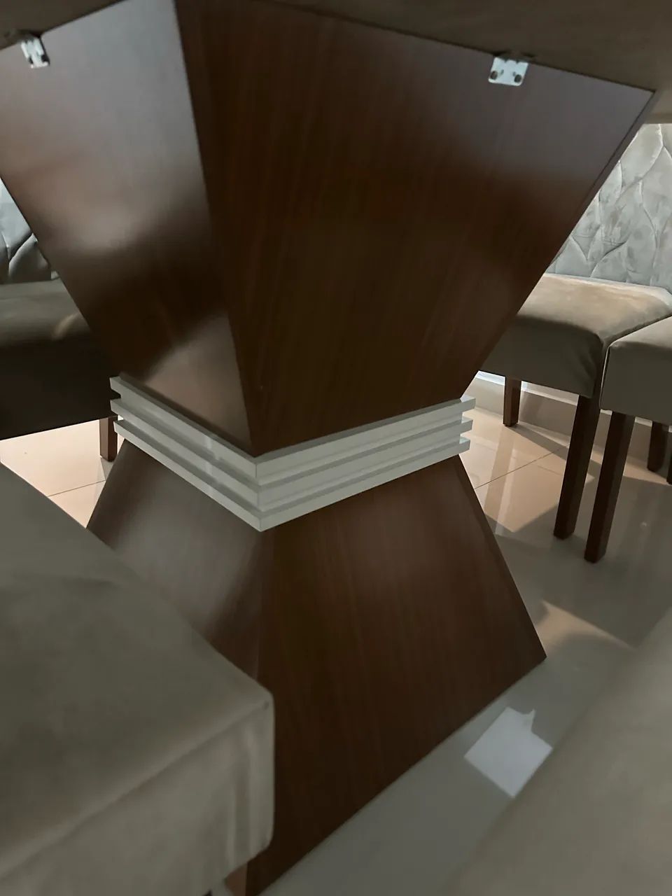 Mesa com 8 cadeiras  - Foto 2