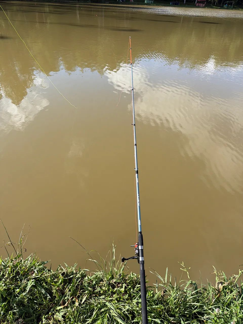 Vara de pesca austin 2,4m + molinete venza 4000 - Foto 3