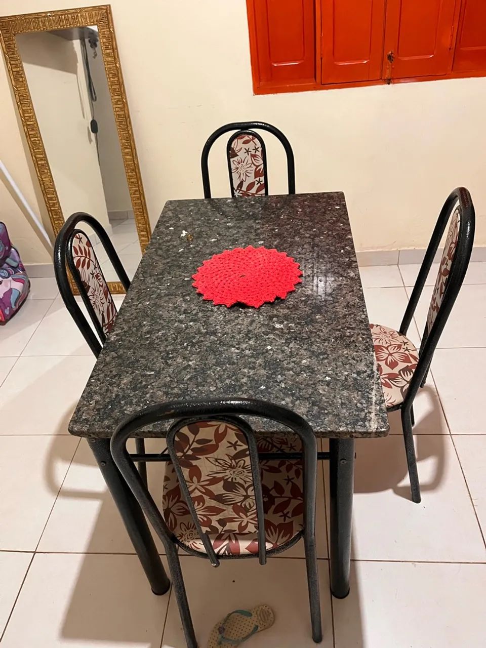Mesa de Jantar com 4 Cadeira - Seminova - Foto 3