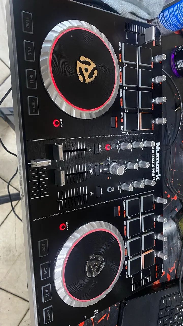 Controladora Numark Mixtrack pro 2  - Foto 3