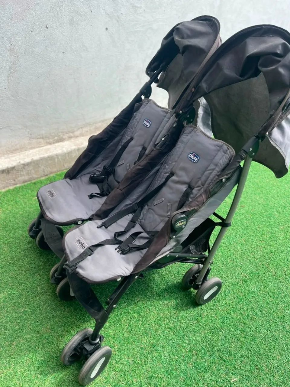 Carrinho de Bebê para Gêmeos Chicco Echo - Excelente Estado - R$ 499 - Foto 2