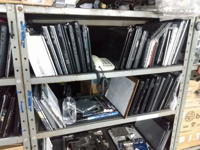Peças e partes para notebooks diversas marcas e modelos. Carcaças vários modelos. Consulte - Foto 2