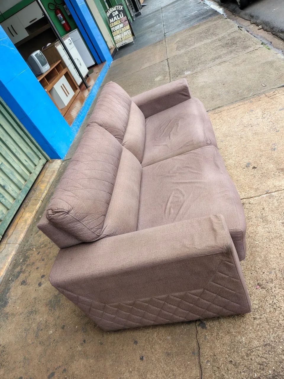 Vendo sofá de 4 lugares marrom  - Foto 5