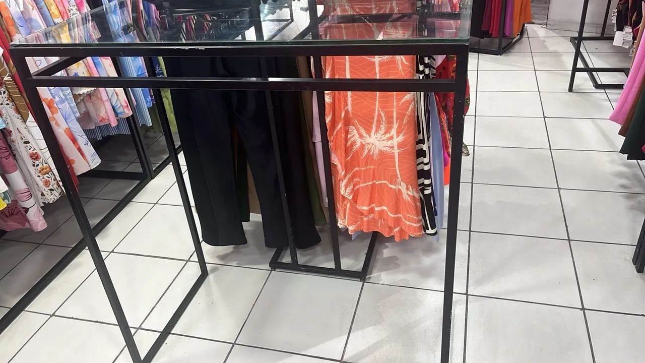 Arara de ROUPAS  - Foto 2