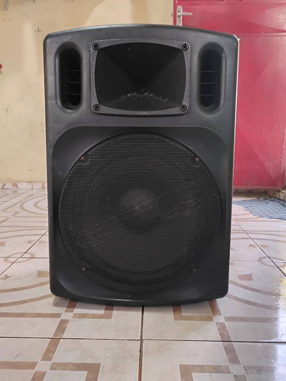 Caixa amplificada - 15" 500W 