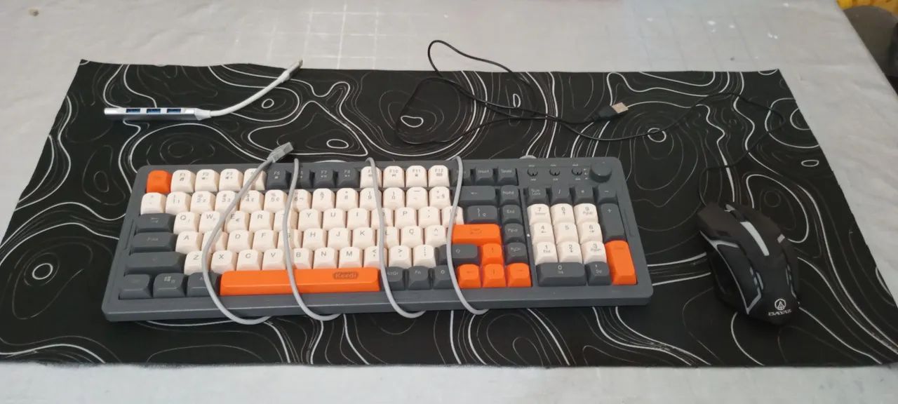 Lote: 2 celulares com tela quebrada, 1 não testado + teclado, mouse e 2 fones funcionando! - Foto 4