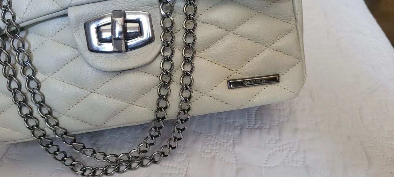 Bolsa de couro com matelassê  - Foto 2
