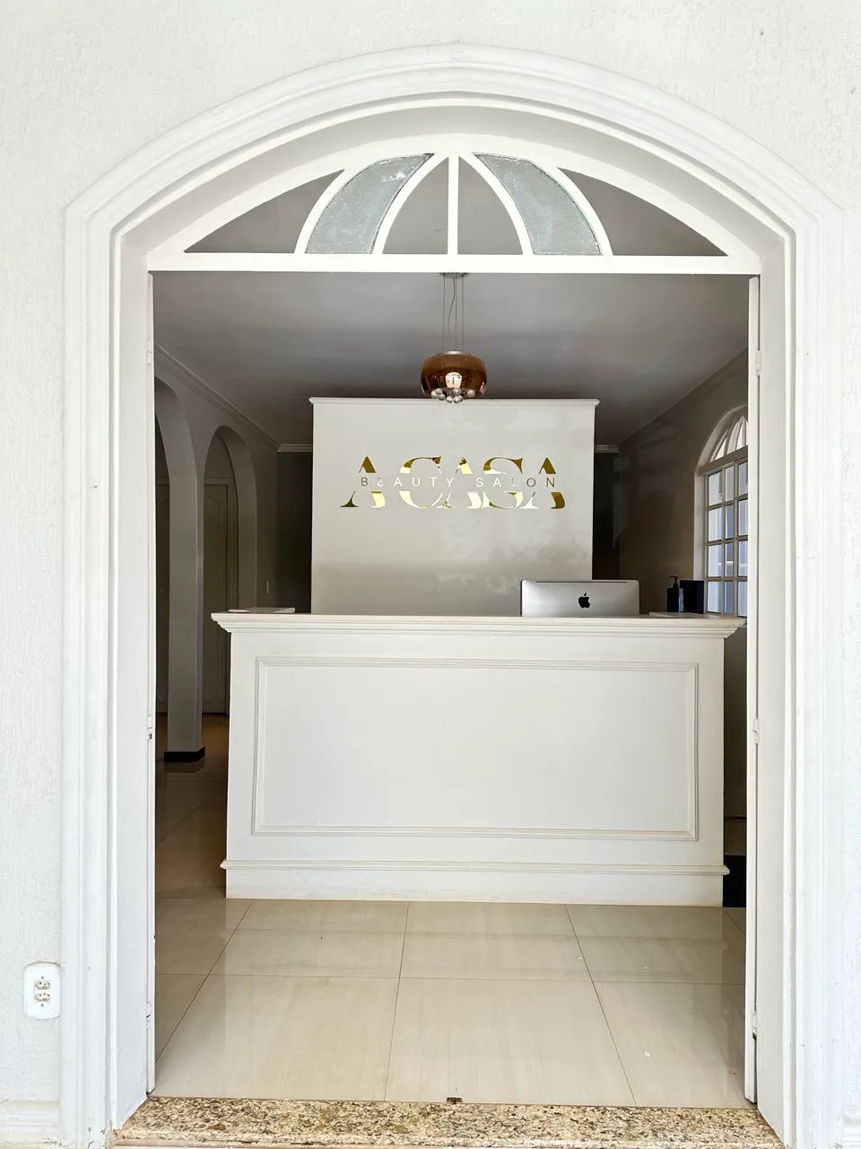 VAGA AUXILIAR DE CABELEIREIRO