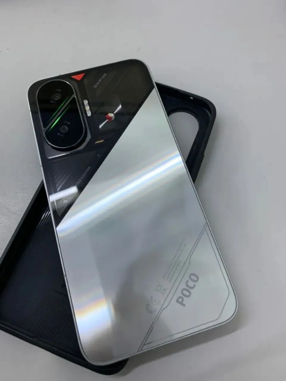 Poco f7