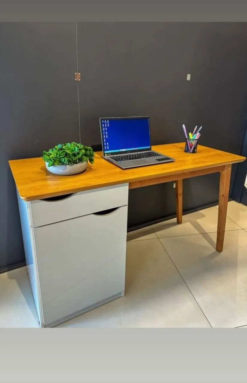 Mesa de computador Prism 