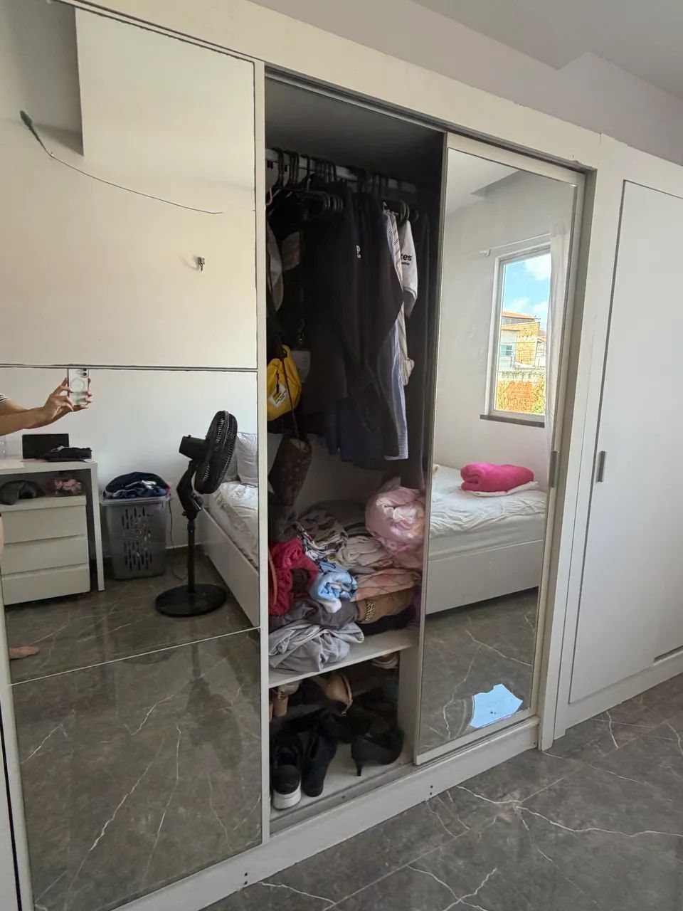 Guarda roupa casal com espelho - Foto 2
