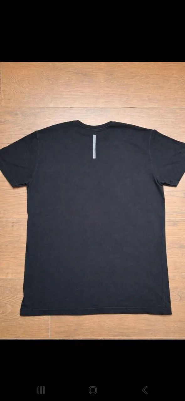 Camiseta Calvin Klein Preta - Foto 2