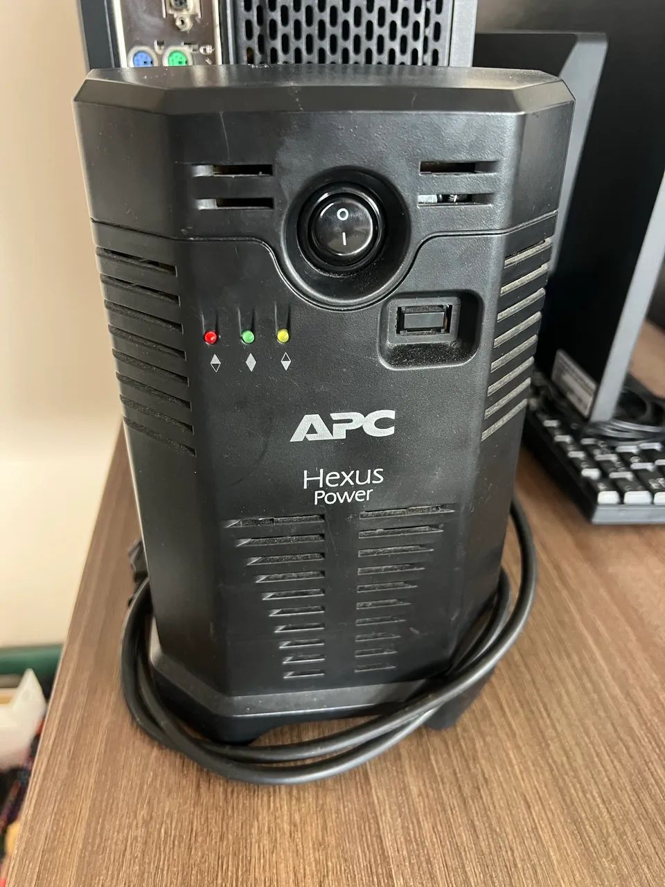Estabilizador APC Hexus 500va