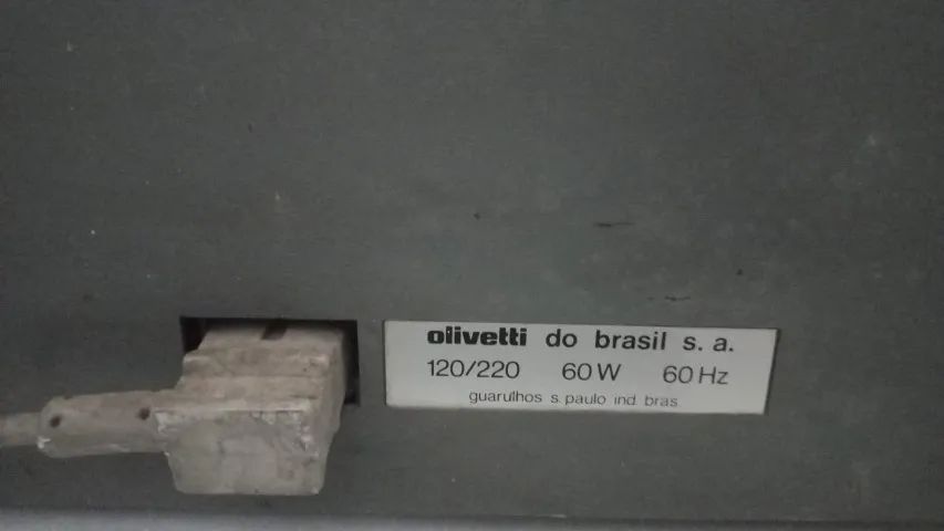 Maquina de escrever Olivetti eletrica - Foto 3