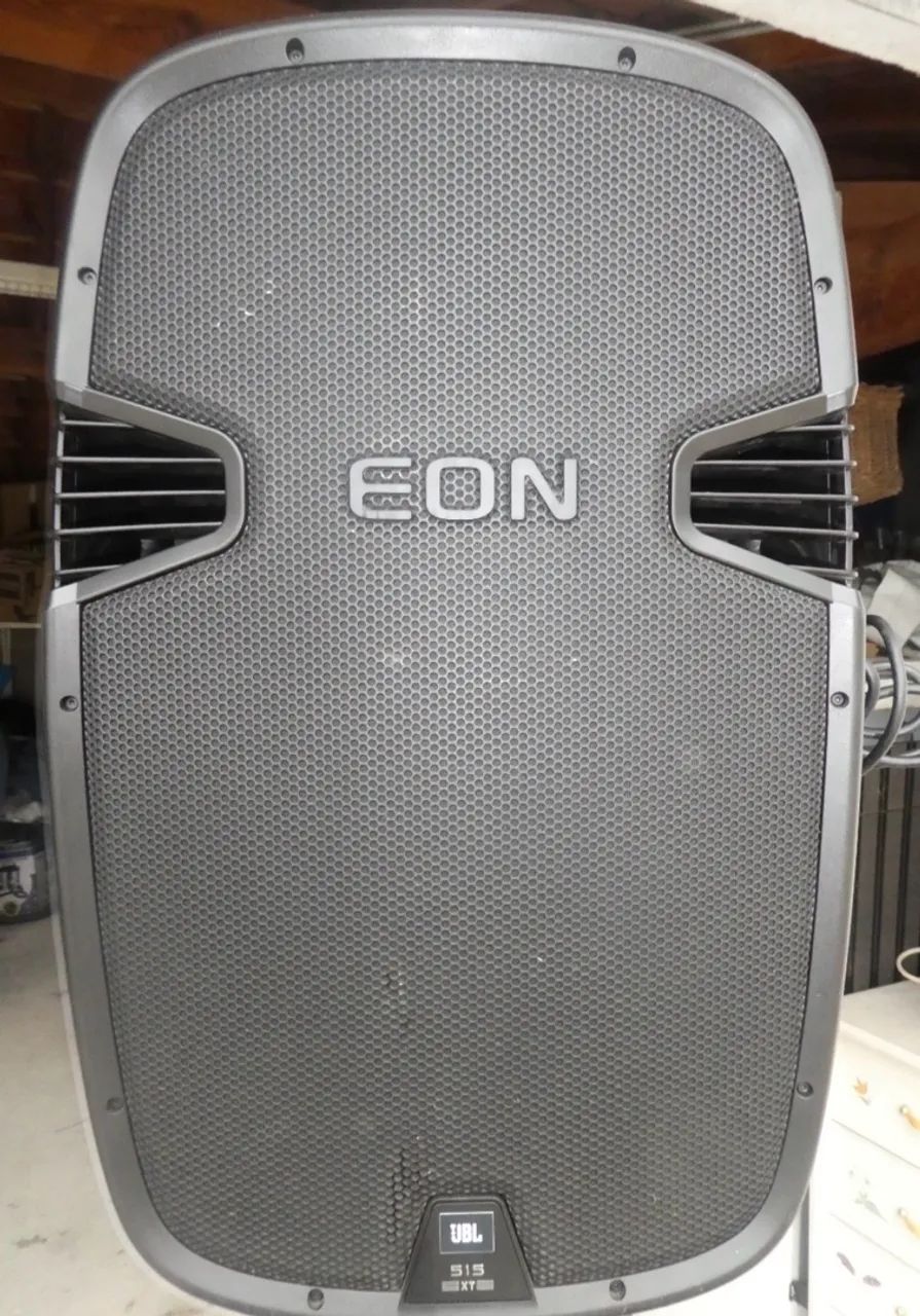 Caixa JBL Eon 515 