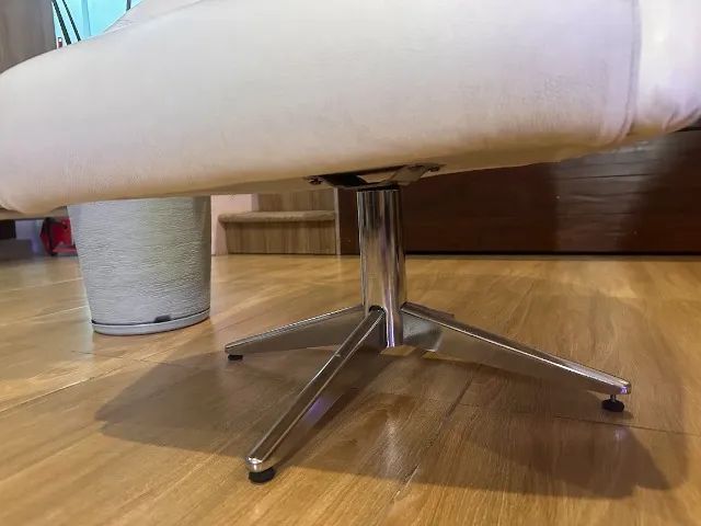 Poltronas de couro branco - Foto 3