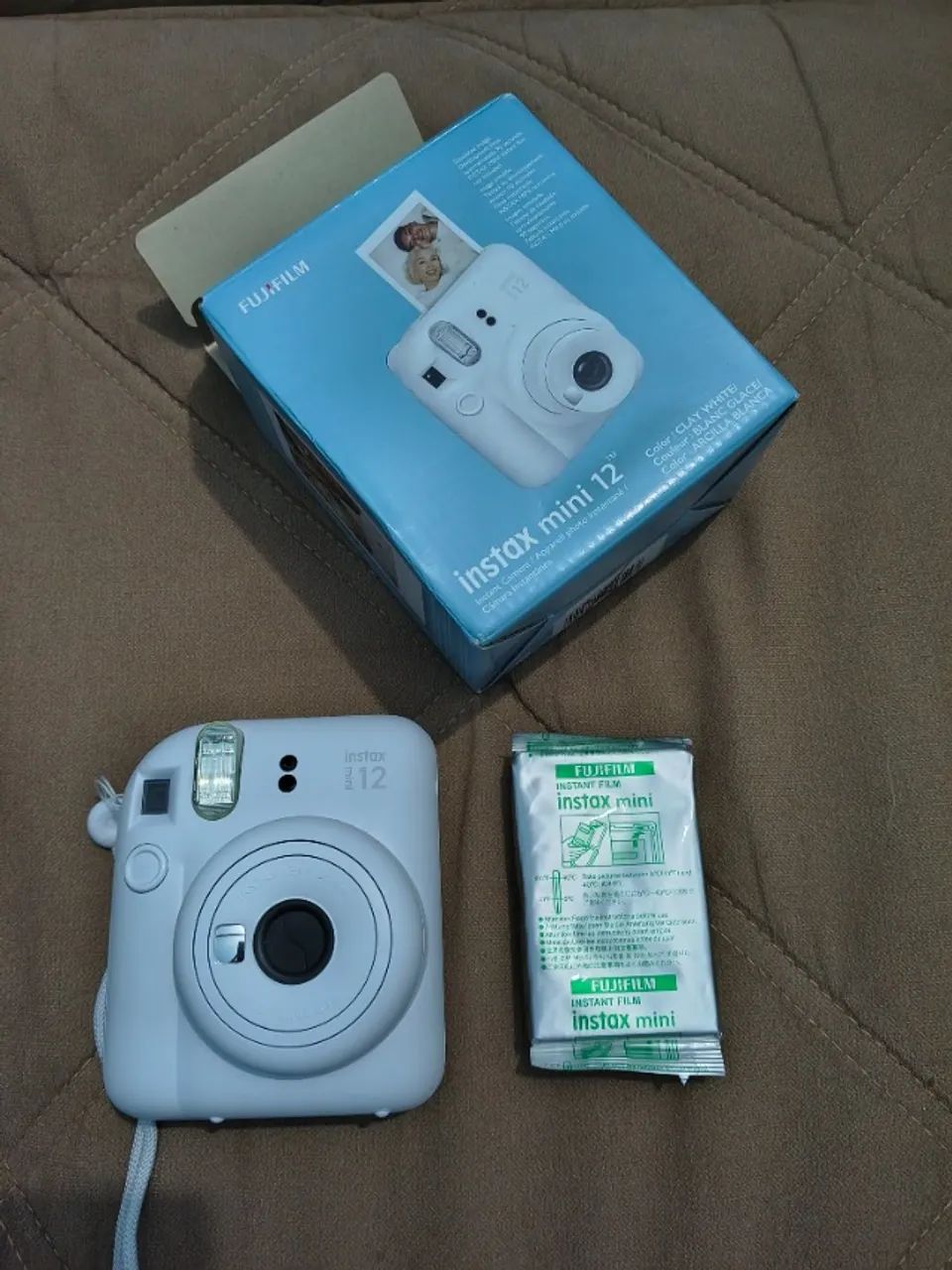câmera Polaroid Instax mini 12 