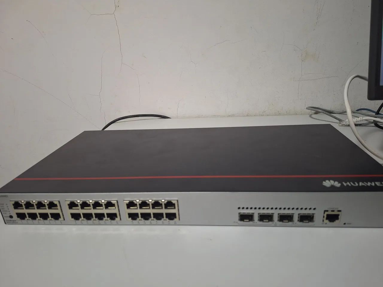 Switch empresarial hawei S5735-L24P4S-A1  - Foto 2