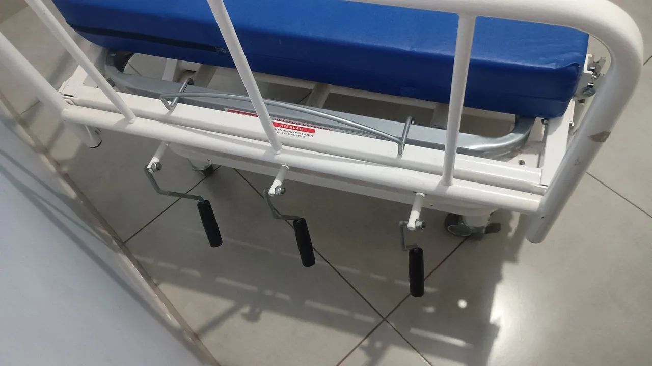 Cama hospitalar com 3 alavancas  - Foto 2