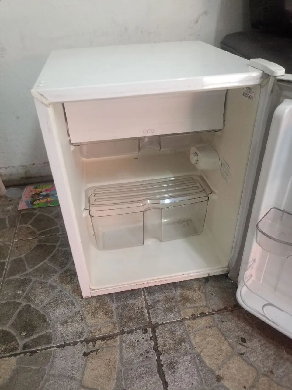 Frigobar cônsul 127v  80L - Foto 5