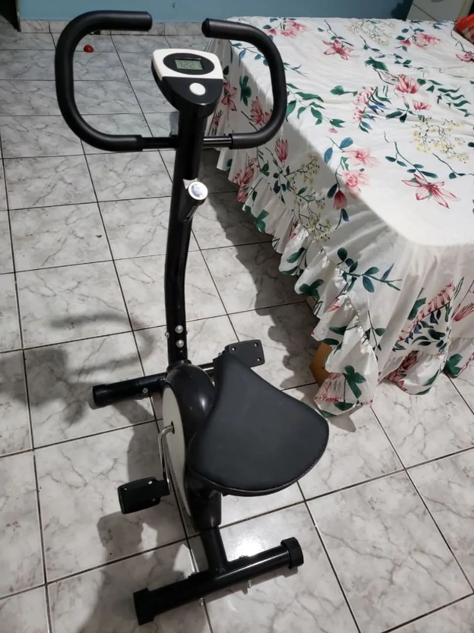 Vendo bicicleta para exercícios 