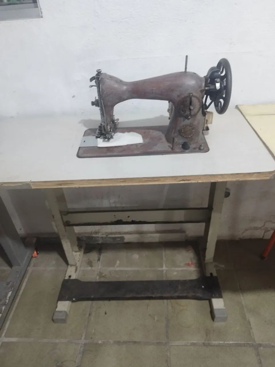 maquinar Singer 700,00