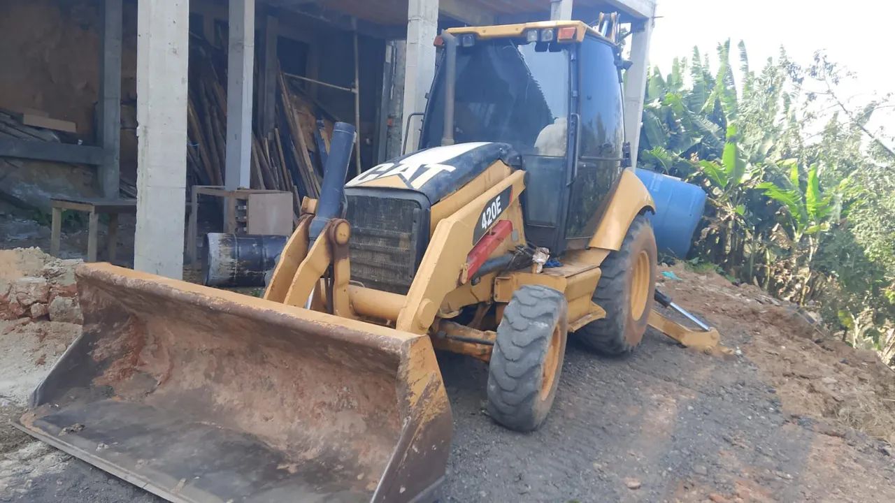 Retroescavadeira caterpillar 420 e