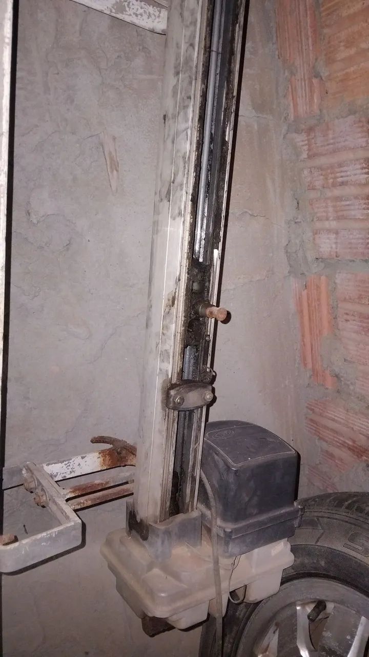 Vendo motor elétrico de elevação de portao - Foto 2