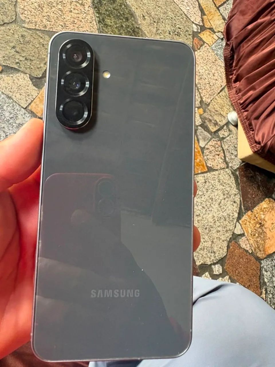 A 56 5g 128 GB e 8 de Ram valor r$ 1300 - Foto 4