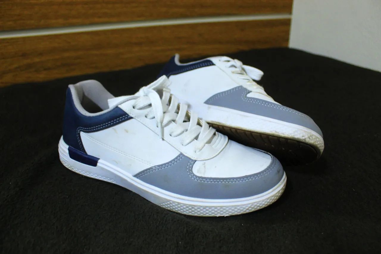 Par de sapatos brancos - Foto 3