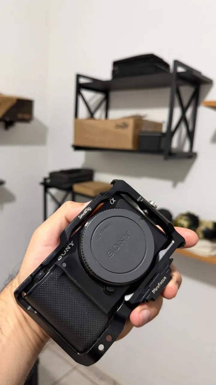 Câmera Sony Zv-e10 Mirrorless Com Cage De Proteção (Usado) - Foto 2