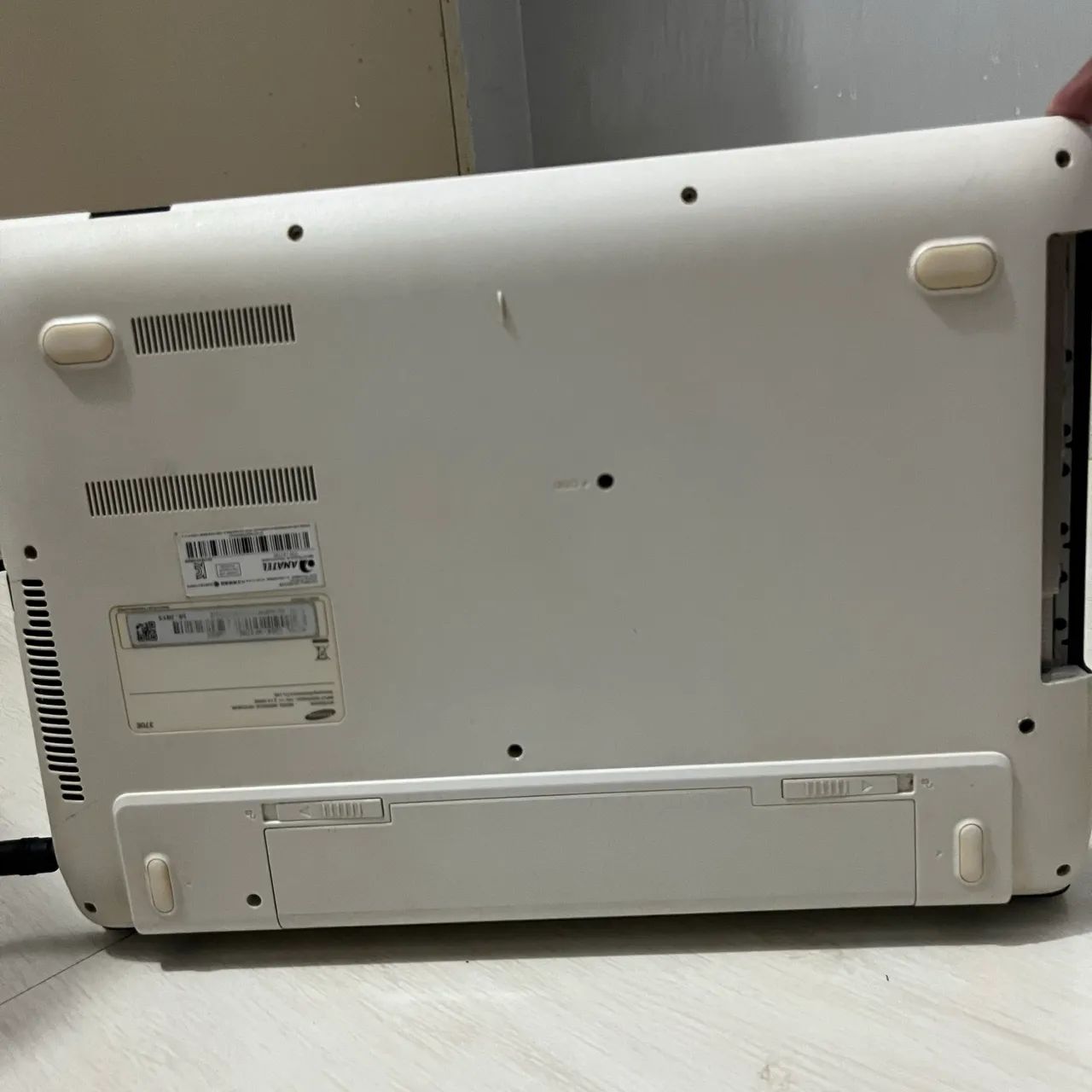 Notebook Samsung NP370E4K | Intel Celeron | 4GB RAM | Windows 10 Pro - Foto 4