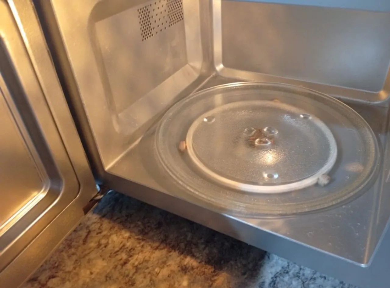 MICROONDAS ELECTROLUX 20 LITROS ? - Foto 3