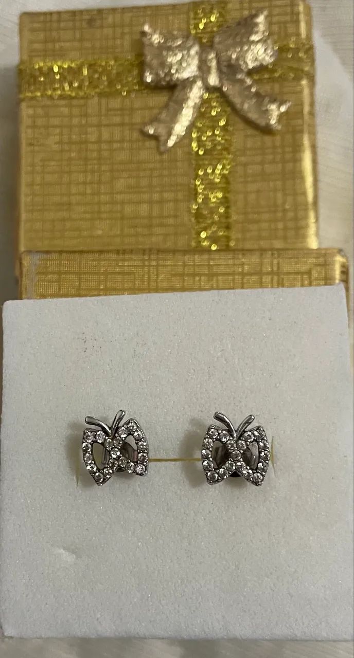 Brinco ouro branco 18k