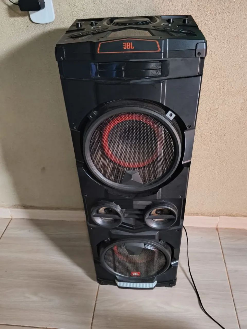 Vende se essa caixa de som 