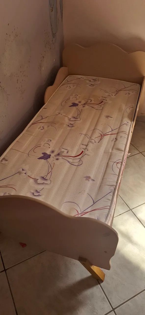 Cama infantil com colchão  - Foto 2