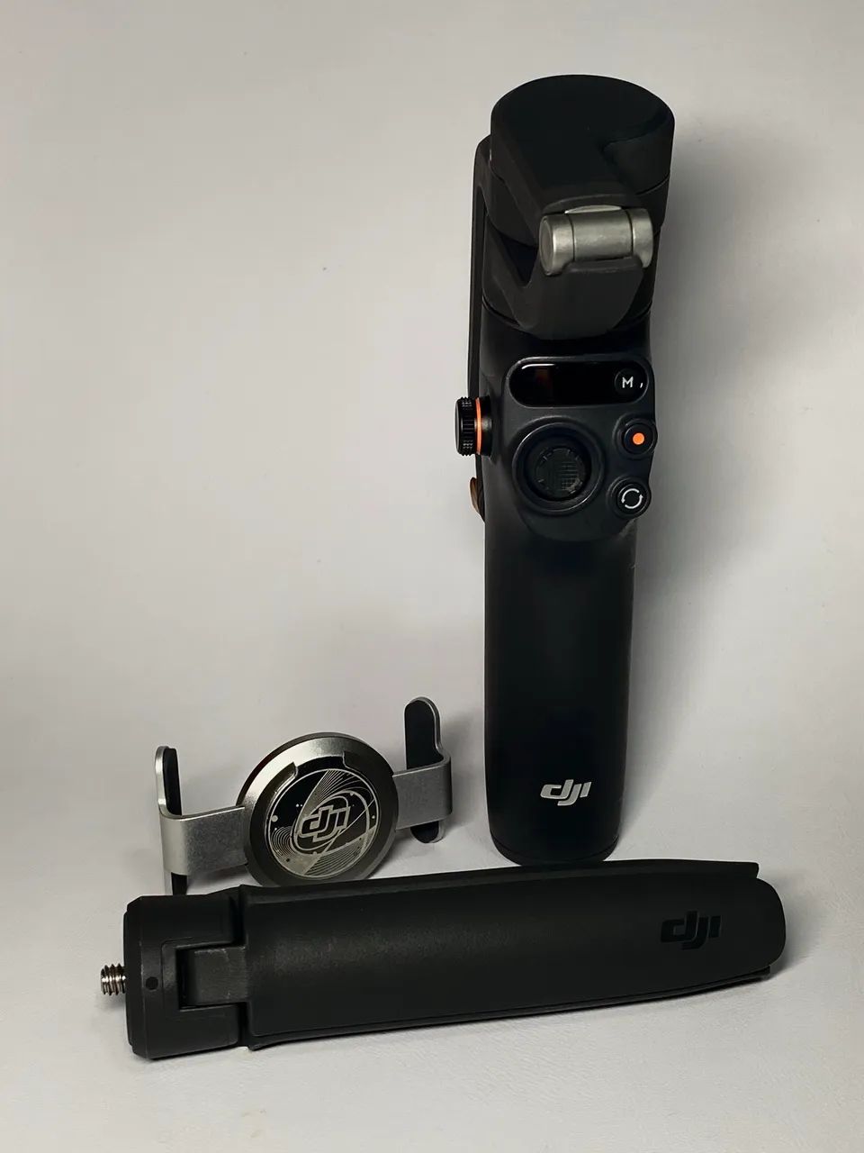 Gimbal DJI Osmo Mobile 6 - Completo, caixa, manuais e bolsa