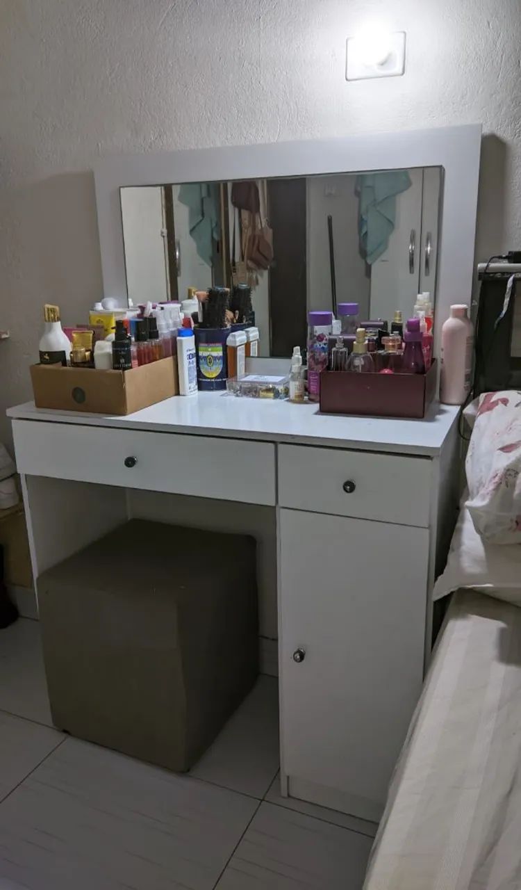 Penteadeira em ótimo estado 