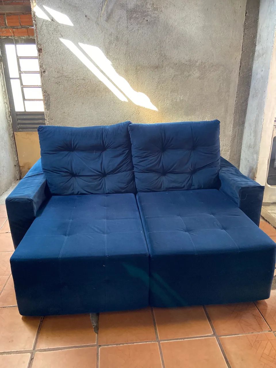 Sofá retrátil azul  - Foto 2