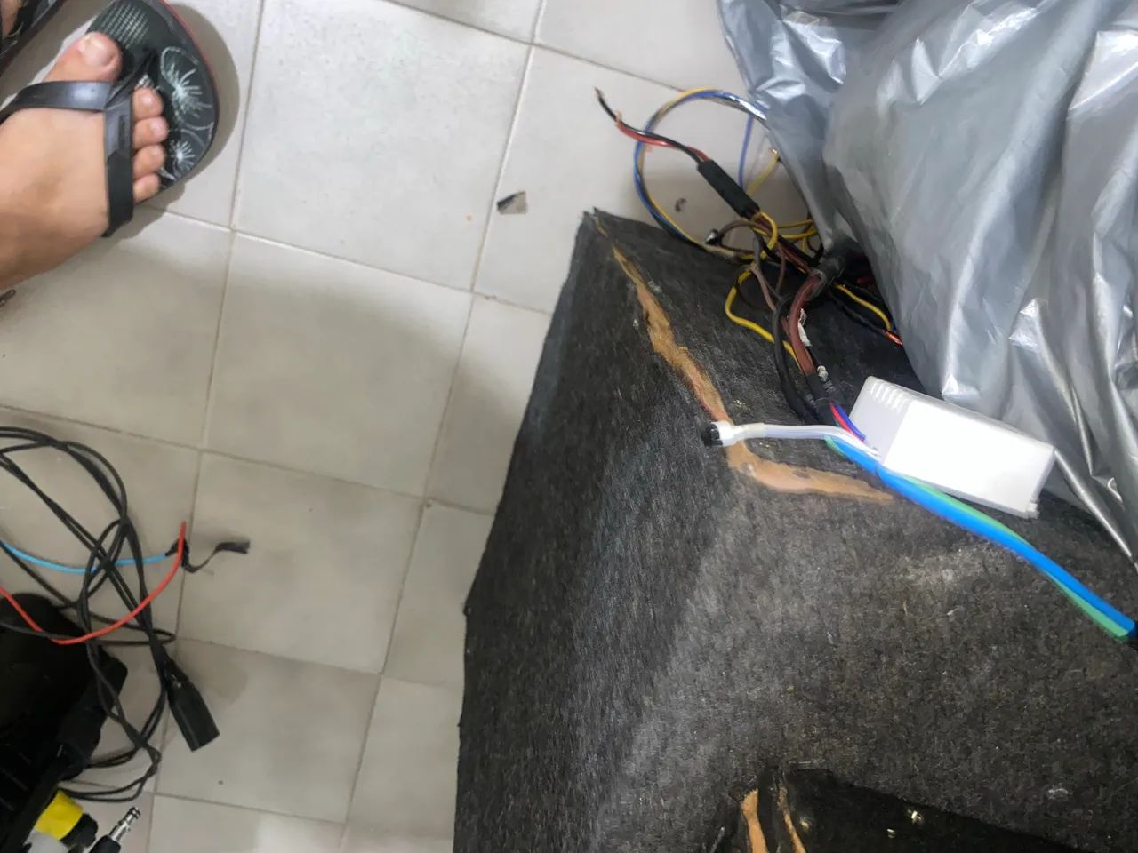 Vendo caixa com grave de 12  - Foto 2