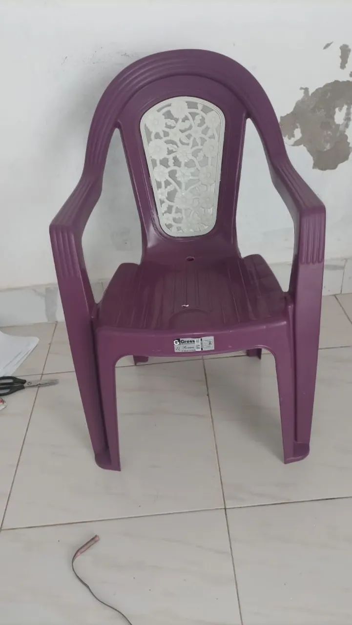 Vende-se coisas semi-novas