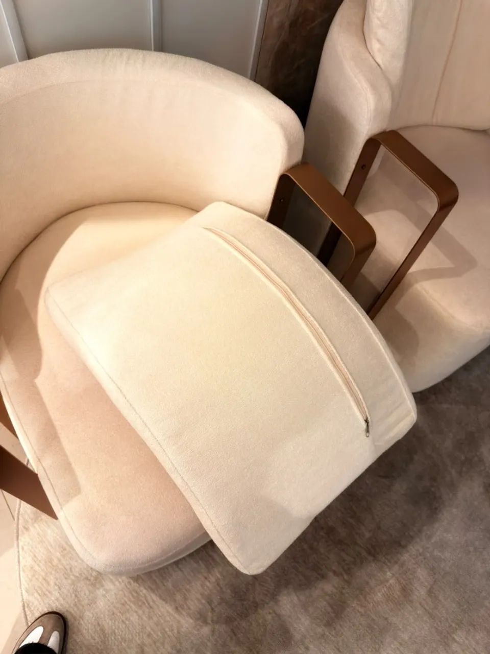 Poltronas giratórias off-white - Foto 4