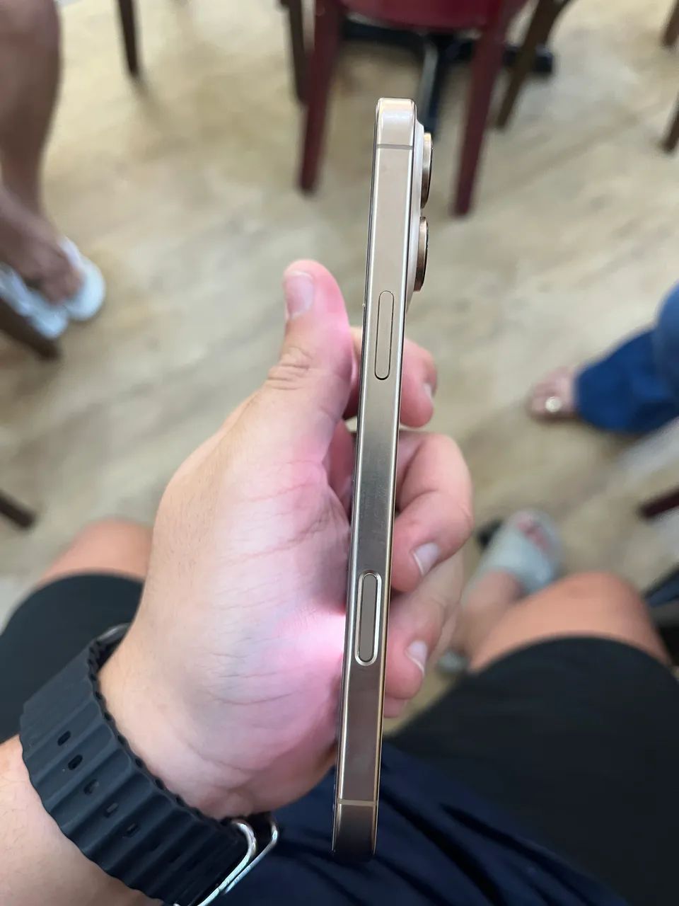 ? iPhone 16 Pro Max - Desert Titanium - Excelente estado - Foto 5