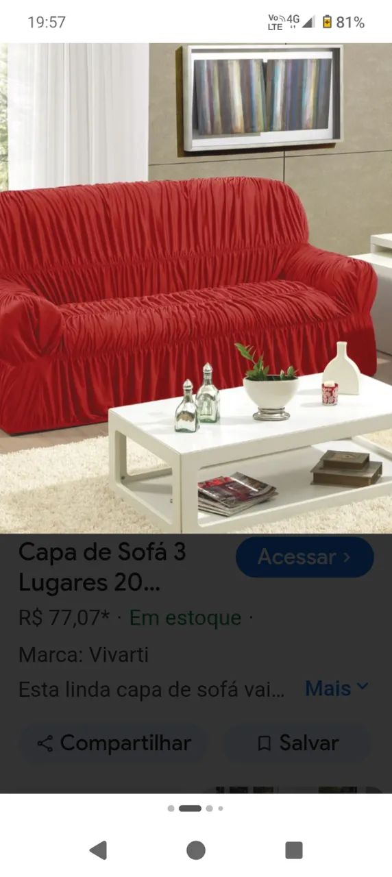 Tapete vermelho e capa de sofá 